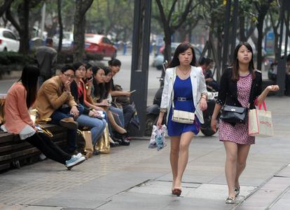 女子吃霉变花生后中毒险丧命